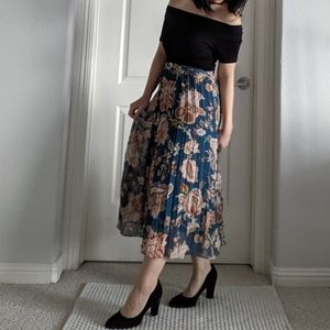 Anthropologie Akemi + Kin Blue Floral Pleat Skirt